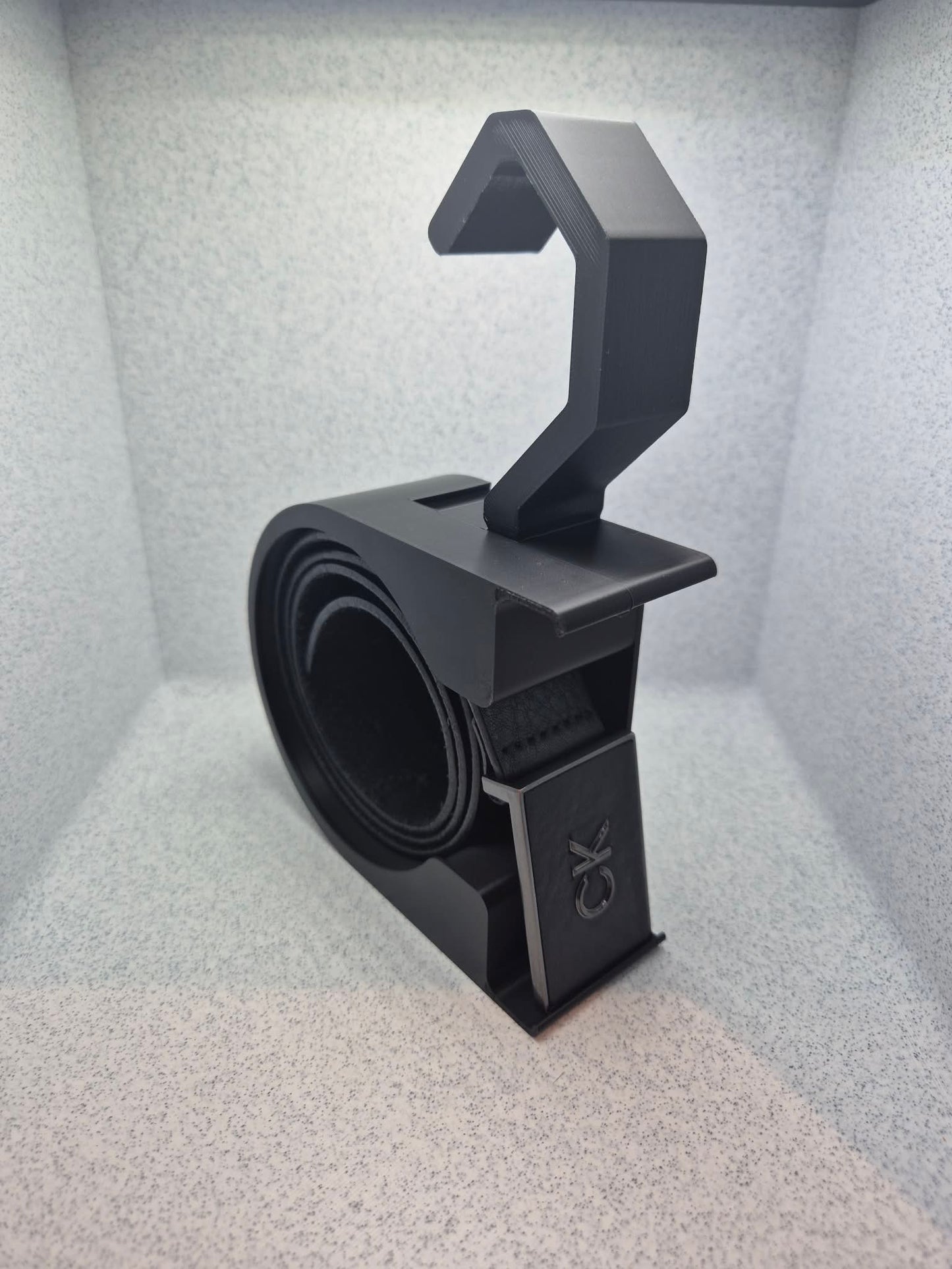 Organiseur de ceinture imprimée en 3D pour penderie